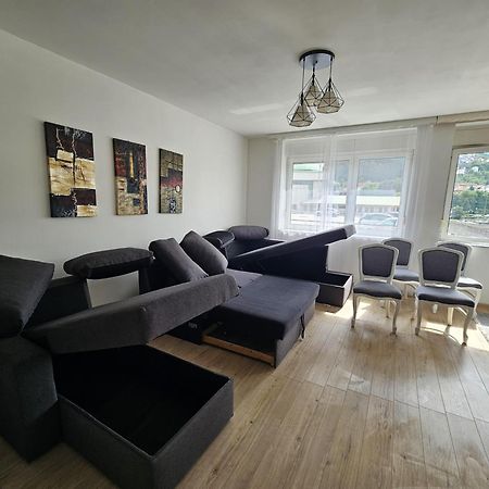Spacious And Modern Apartment In Town Center コニツ エクステリア 写真