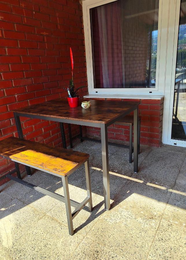 Spacious And Modern Apartment In Town Center コニツ エクステリア 写真
